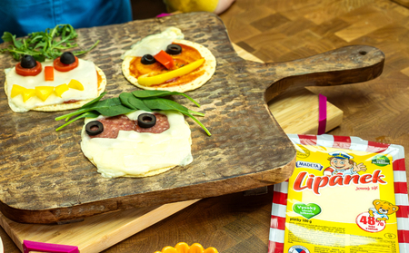 Dětská mini pizza se sýrem Lipánek 48 %