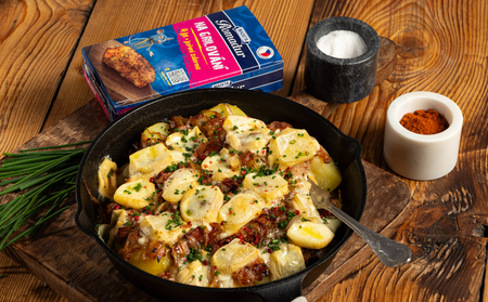 Pečené brambory s cibulovou marmeládou, slaninou a Romadurem