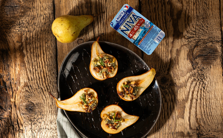 Pečené hrušky s medem, Jihočeskou nivou a vlašskými ořechy