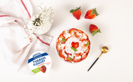 Sladká rýže s Tvarohem & jogurtem a jahodami