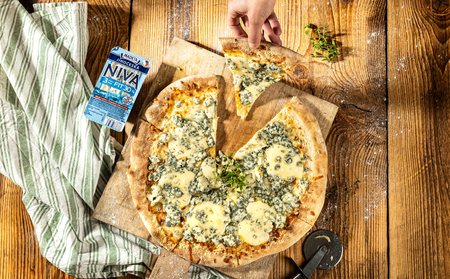 Sýrová pizza