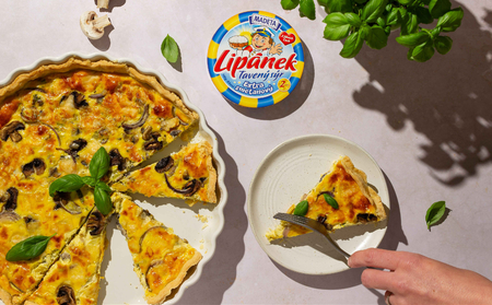 Sýrový quiche s taveným sýrem Lipánek, pórkem a žampiony