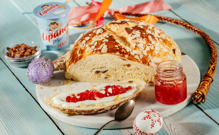 Velikonoční mazanec s tradičním Lipánkem