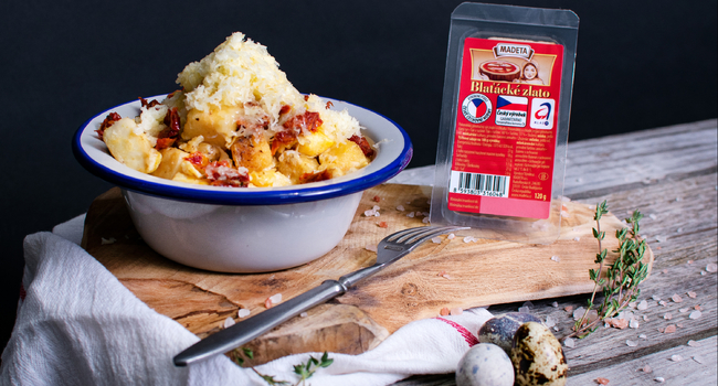 Bramborov&eacute; knedl&iacute;ky ve vaj&iacute;čku s Blať&aacute;ck&yacute;m zlatem