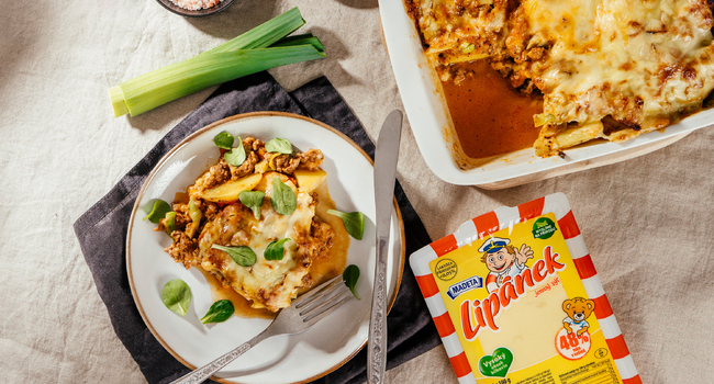Bramborové lasagne s mletým masem a sýrem Lipánek
