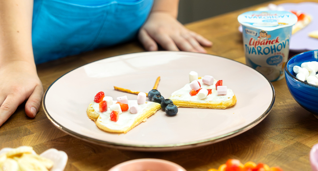 Dom&aacute;c&iacute; vafle s tvarohov&yacute;m Lip&aacute;nkem