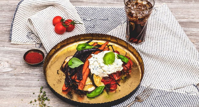 Grilovaná zelenina a pečená karotka s Jihočeským cottagem