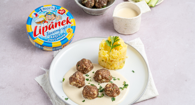 Masov&eacute; koule se s&yacute;rovou om&aacute;čkou