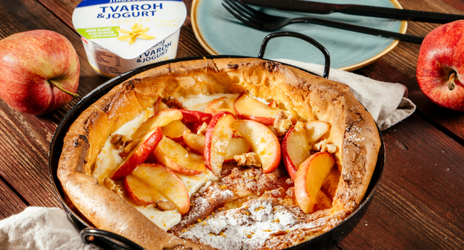 Palačinka dutch baby s jablky a Jihočeským tvarohem & jogurtem