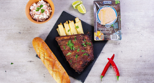Pečená vepřová žebírka se sýrem Moravský bochník