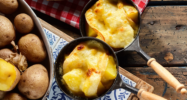Raclette se sýrem Moravský bochník po Jihočesku