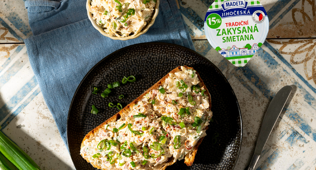 Valašská pomazánka s Jihočeskou zakysanou smetanou