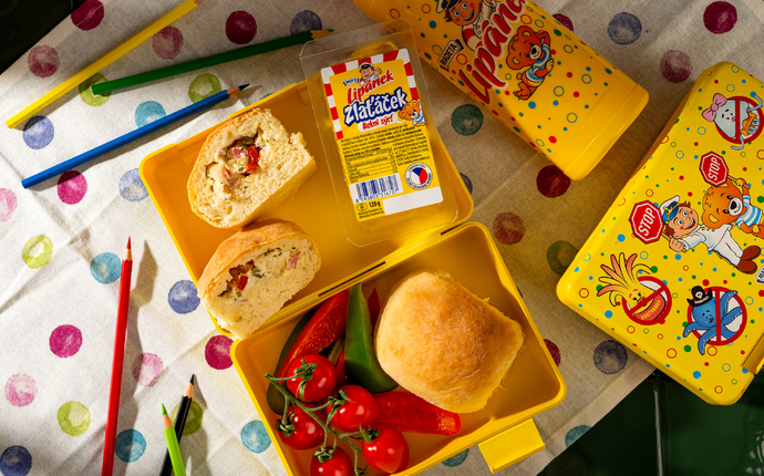 Buchtičky s Lipánkem Zlaťáčkem, Jihočeským žervé, šunkou a zeleninou