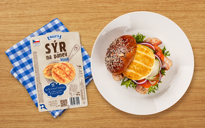 Burger se sýrem na pánev