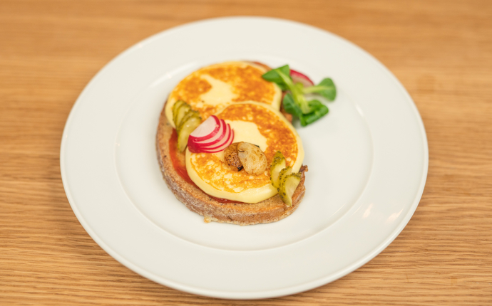 Chléb ve vajíčku se Sýrem na pánev