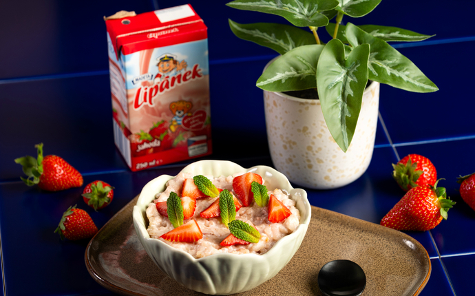 Rýžová jahodová kaše se sladkým mlíčkem Lipánek