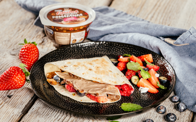 Zapečené tortilly s ovocem a sladkou pomazánkou od Lipánka