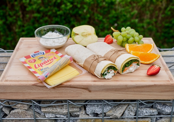 Wrap s Jihočeským cottage a plátkovým sýrem Lipánek
