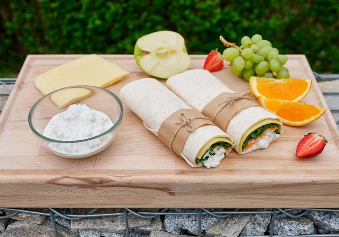 Kliknutím zvětšíte Wrap s Jihočeským cottage a plátkovým sýrem Lipánek