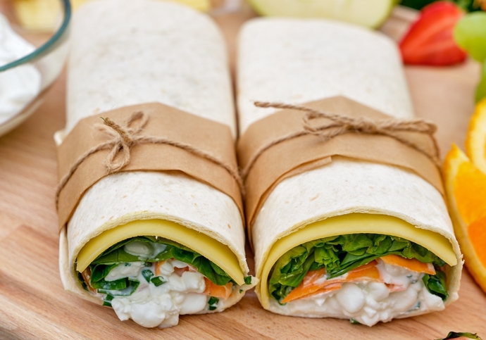 Kliknutím zvětšíte Wrap s Jihočeským cottage a plátkovým sýrem Lipánek