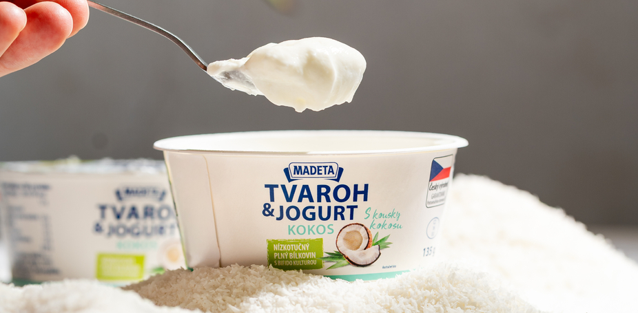 Jihočeský tvaroh & jogurt kokos – tropická dovolená v každém kelímku