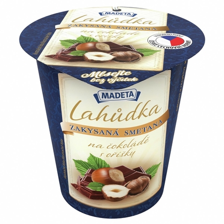 Kliknutím zvětšíte Lahůdka zakysaná smetana na_čokoládě s_oříšky 130_g
